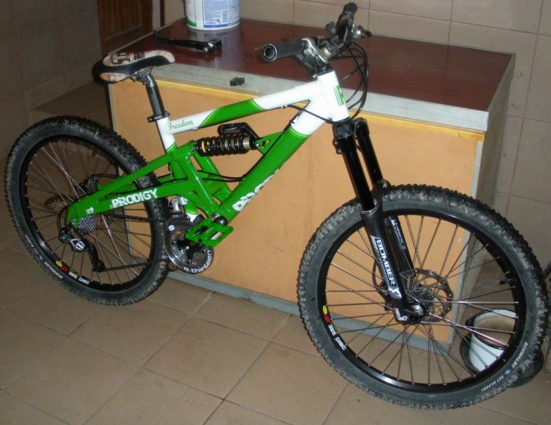 My bike with new parts. New: frame Prodigy Freedom, rear shock Manitou Swinger 4way and new drivetrain. :D