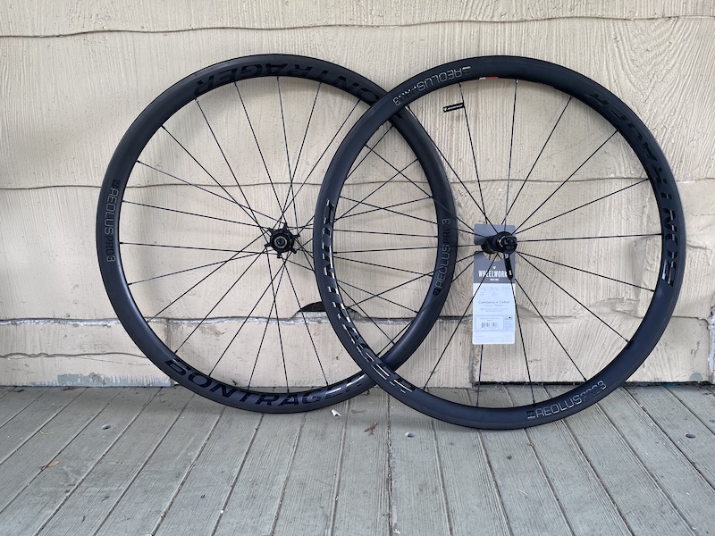 2023 Bontrager Aeolus Pro 3 TLR Wheelset Rim Brake 35mm For Sale