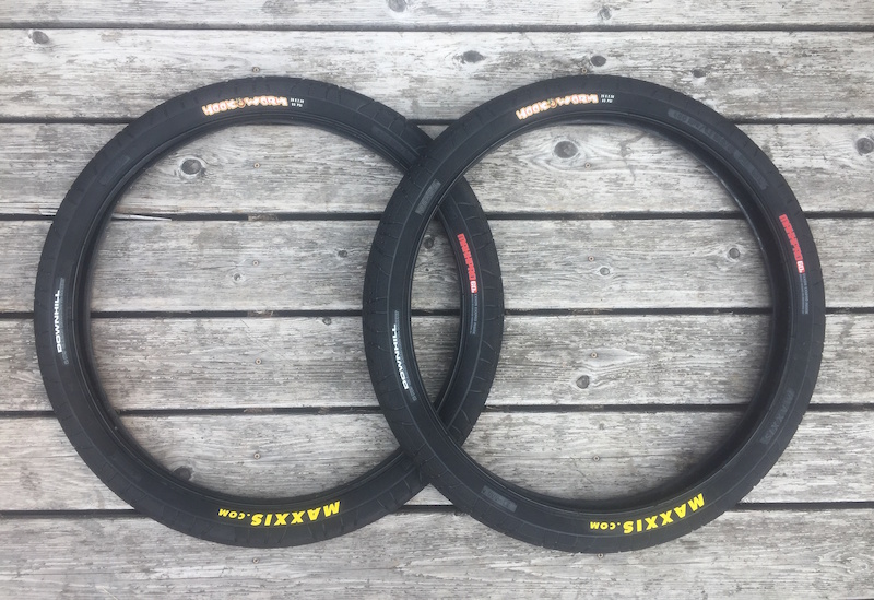 Pair of Maxxis HookWorm 26 x 2.5 DH tires (845) For Sale