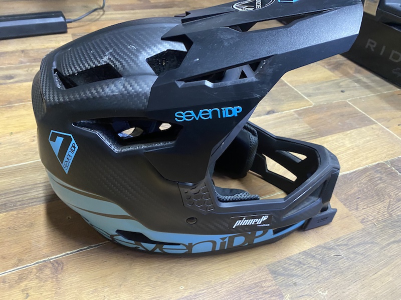 7iDP M1 Integralhelm – Grau, Größe M, Polycarbonat, Leicht, Für Erwachsene