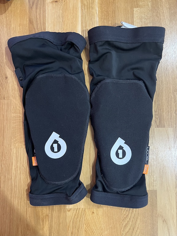2023 SixSixOne Recon Knee Pads D30 Size Large 661. For Sale