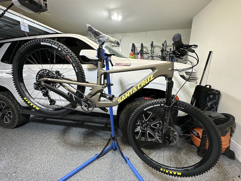 2023 SANTA CRUZ 5010 C R BUILD MEDIUM For Sale