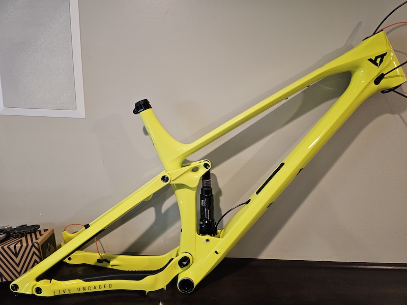 Yt izzo frame hot sale