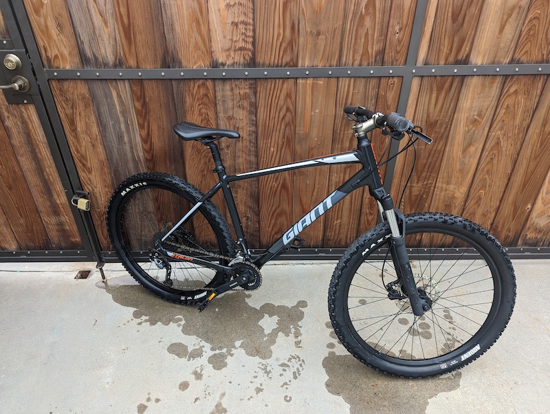 Giant talon 2 27.5 mountain hot sale bike 2020