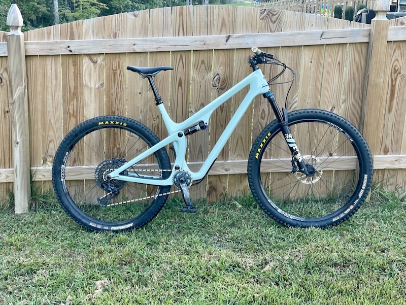 2022 Yeti SB115 C2 XL Glacier Blue For Sale