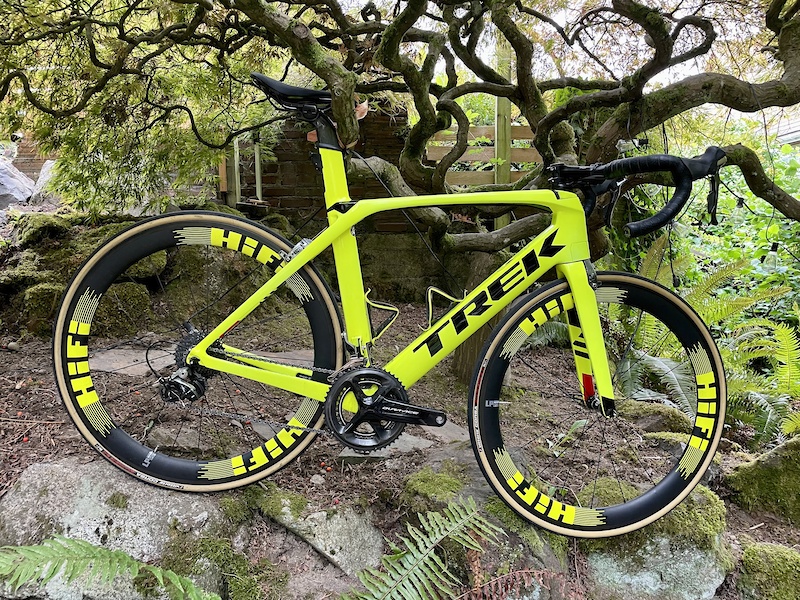 Trek madone store radioactive yellow