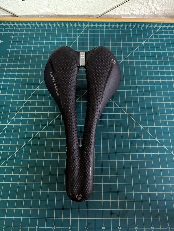 Bontrager ajna elite online bike saddle