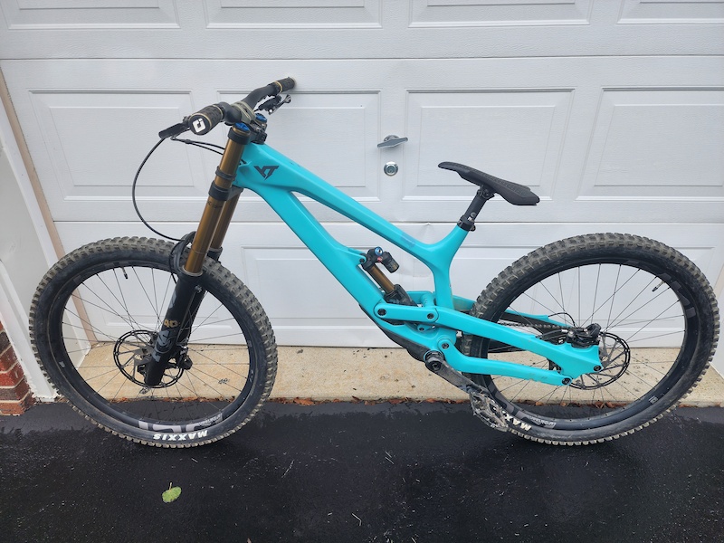 2023 YT Tues Core 4 Size L 27.5 For Sale