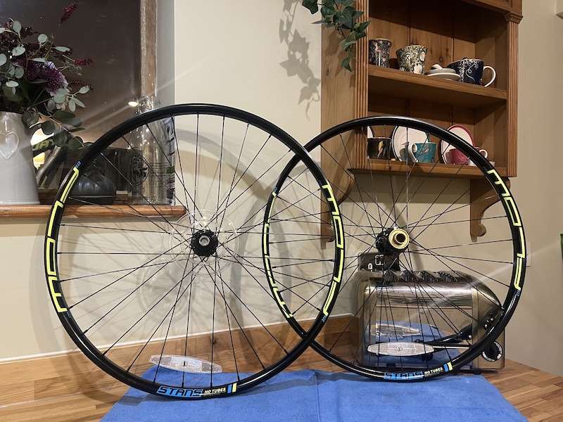 2018 Stans ZTR Flow MK3 Rims w/ Shimano Saint Hubs DH For Sale