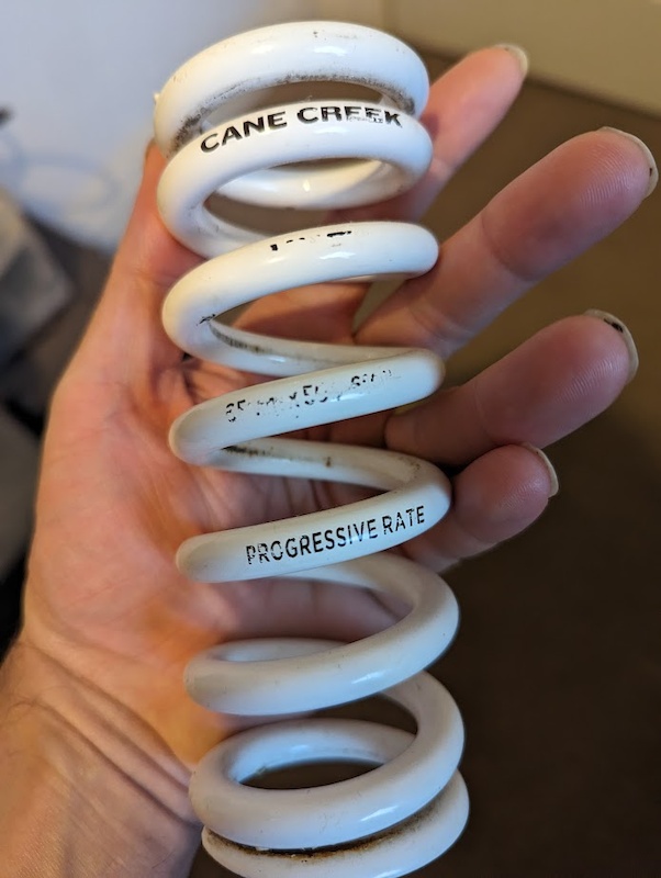 Cane Spring Medium Cane Creek VALT progressive spring 65mm 500-610lbs For Sale