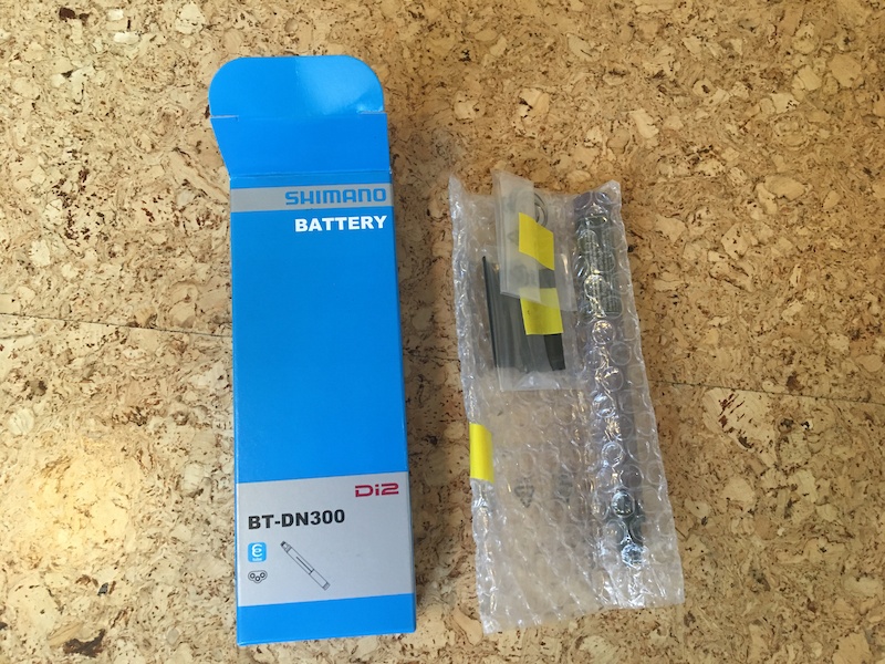 Shimano Batterie Di2 BT-DN320 - Pour Groupes XTR M9200 - Fixation Interne