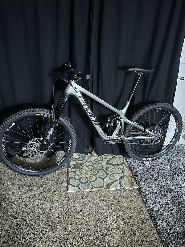 2022 Pivot Firebird size Large For Sale