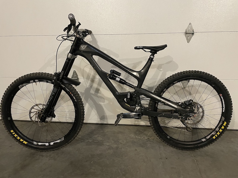 2019 yt cheap capra pro race