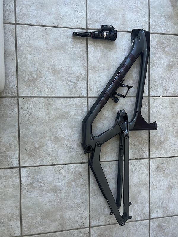 Trek slash on sale rear triangle