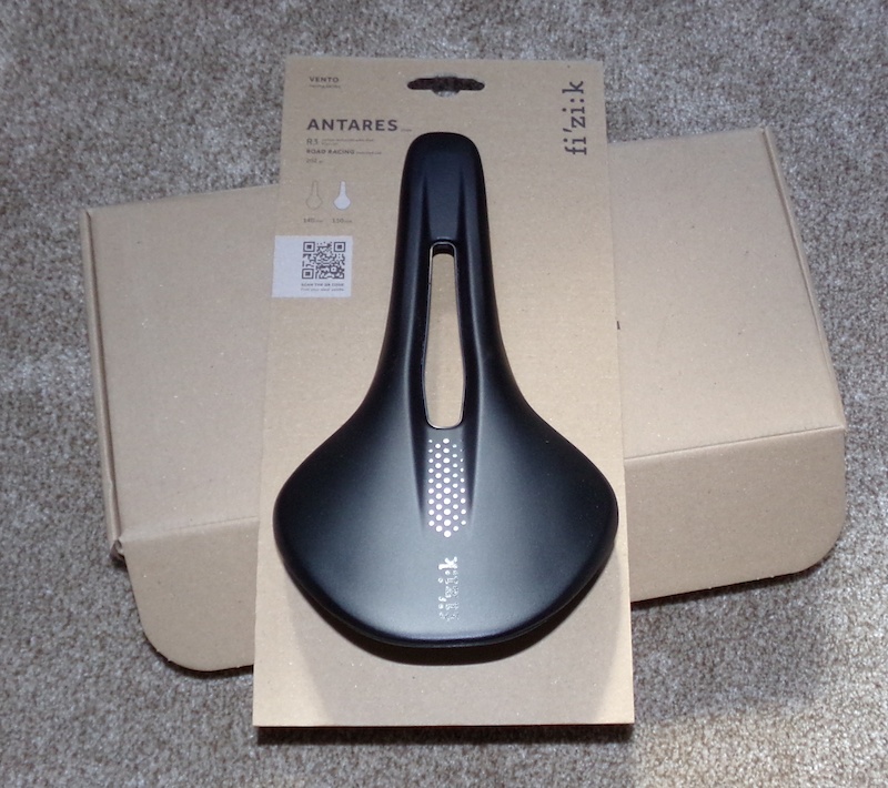 Fizik Antares R3 Open Bike Saddle - Carbon Reinforced, Kium Rails, 215g Lightweight, Cut-Out Design