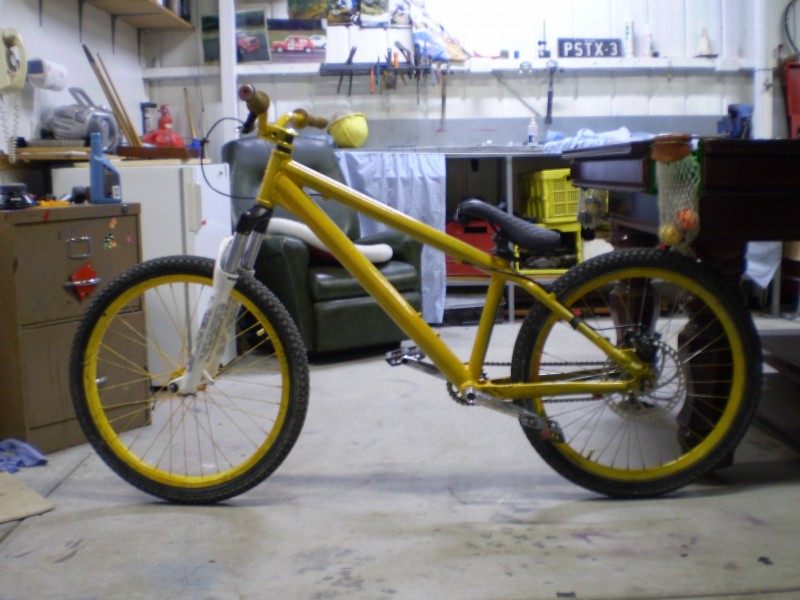 MY MAXI TAXI :)

its a stp with 24"
freecoaster. and everything painted yellow :)