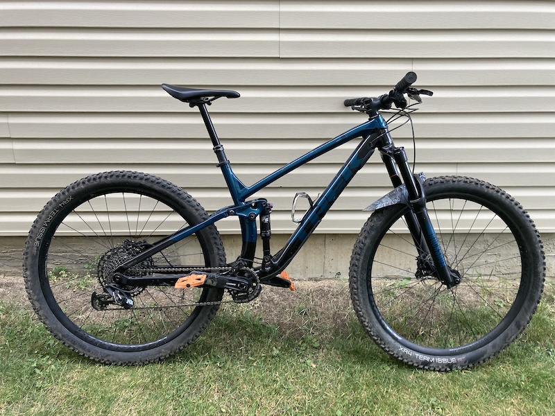 2022 Trek Fuel EX 7 Large (low milage,1k CAD upgrades) For Sale