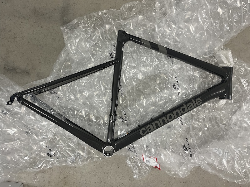 Cannondale caad13 rim brake hot sale frameset