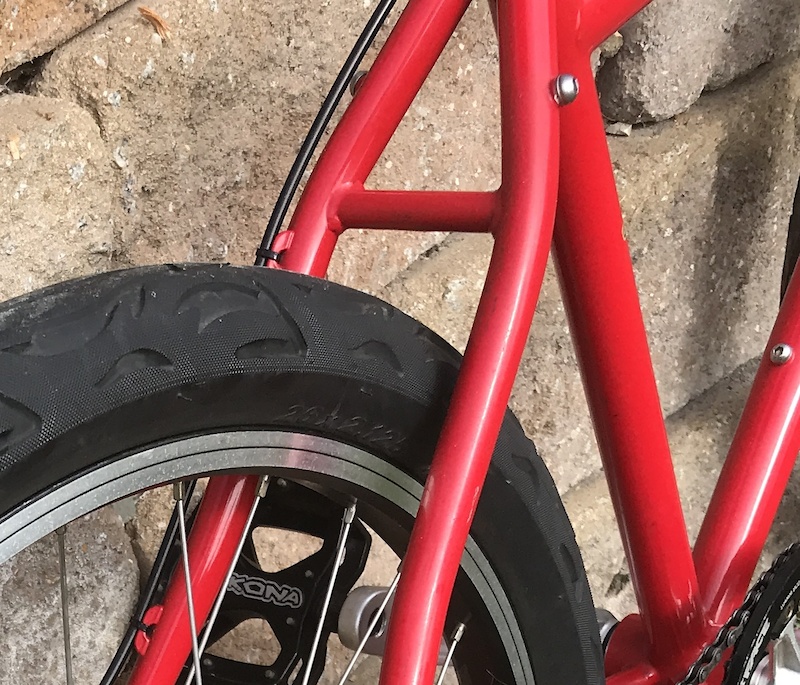 Kona Humu Humu Nuku Nuku Apua' A Deluxe For Sale