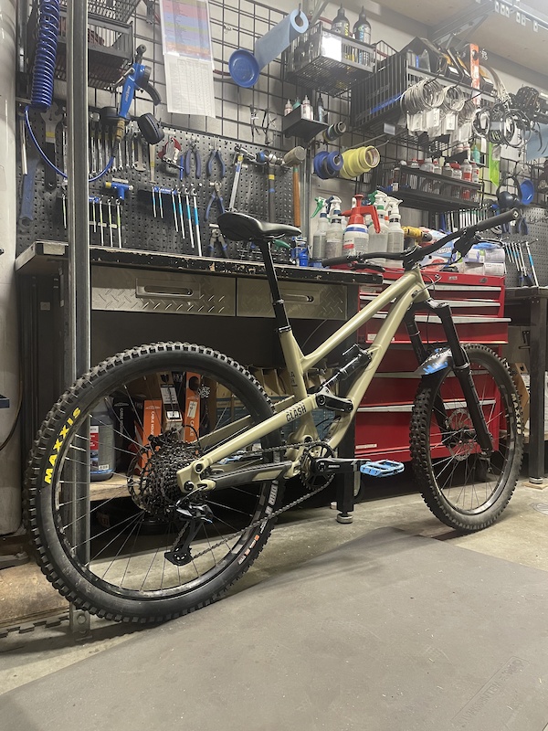 Medium Commencal Clash Ride For Sale