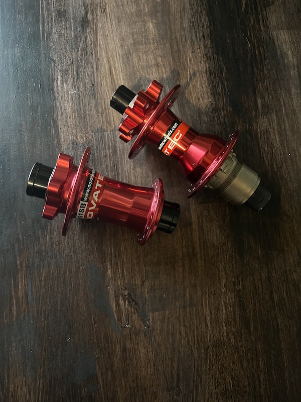Novatech Hubs Red For Sale