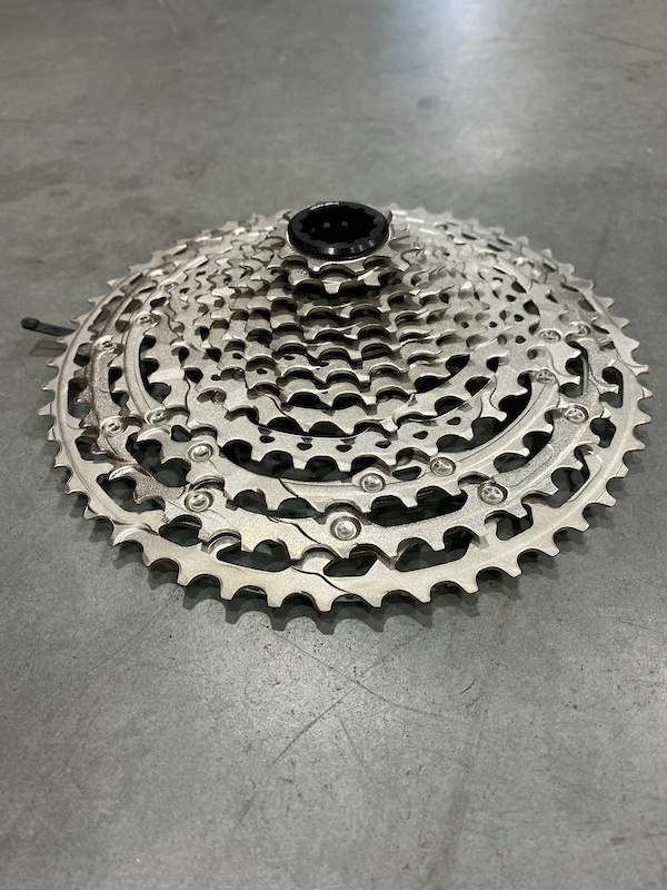 Cassette SHIMANO DEORE CS M6100 12 Vitesses Pour VTT - 10-51T, Neuf Sous Blister, Idéale Pour Le Gravel Ou L'enduro