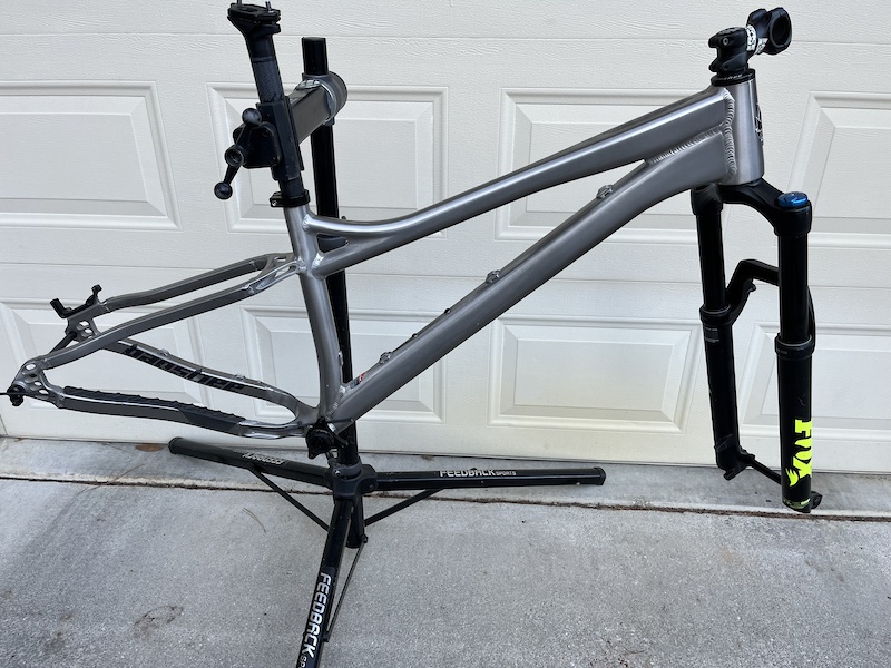 2022 Banshee Enigma frame size Small For Sale