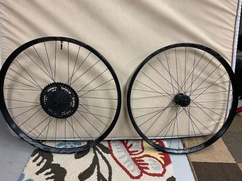 2022 29 Wheel set Race Face AR30 offset. Boost. XD Like new For Sale