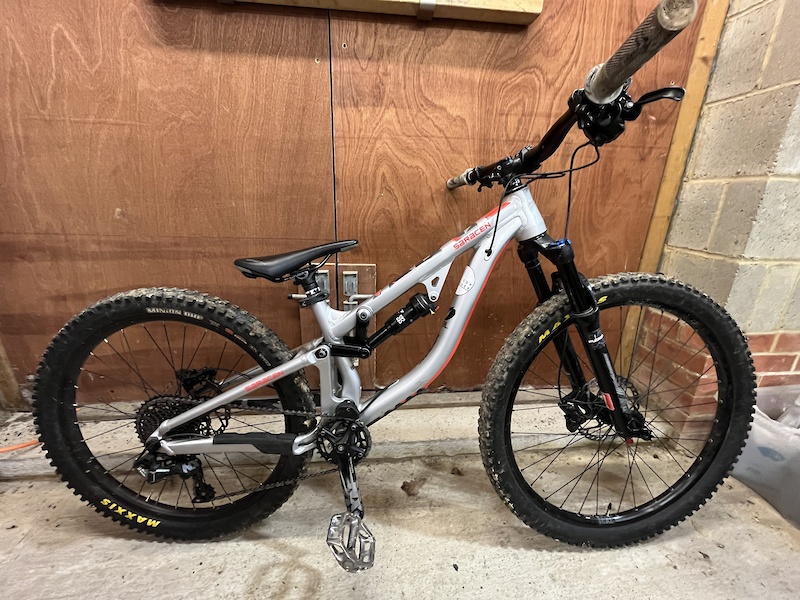 Saracen 24 shop inch bike