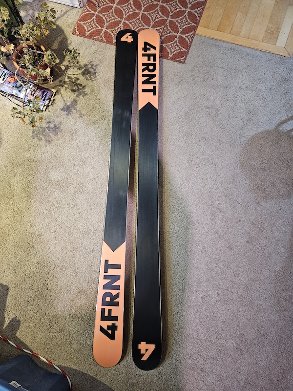 2020 4frnt Devastator 194cm freeride skis For Sale