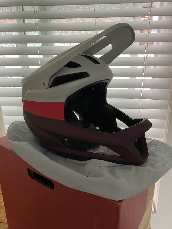 2022 Specialized Gambit MIPS Full Face DH Helmet, MEDIUM For Sale