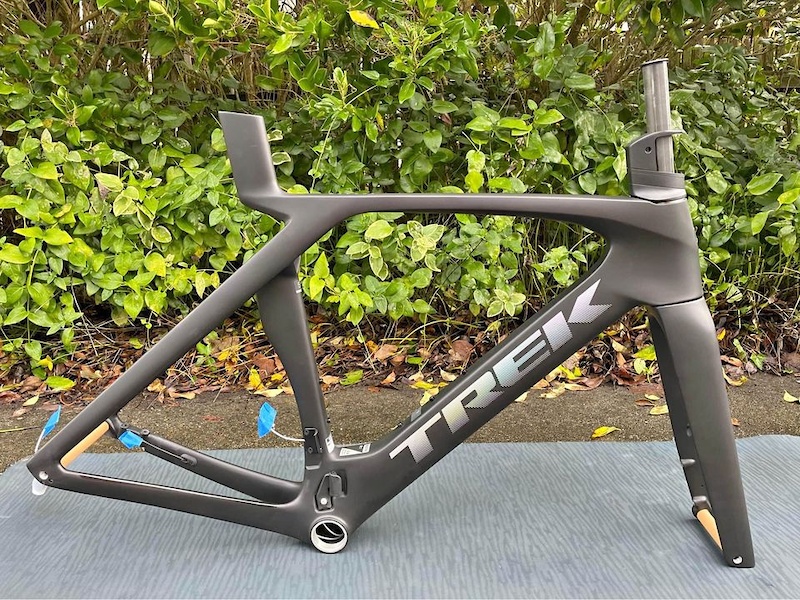 trek madone slr frameset 2023