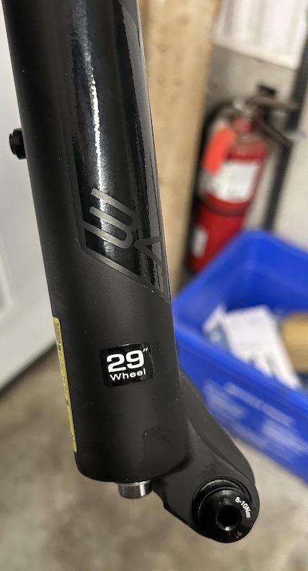 3107- Sr Suntour XCM34 Boost Fork 29