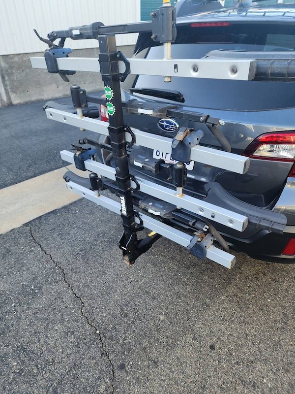 Thule T2 Classic 4Bike Platform Hitch Rack For Sale