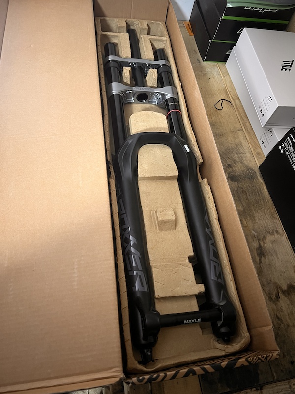 RockShox BoXXer DH fork gets a full overhaul - MBR