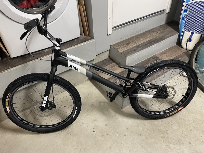 JITSIE - VARIAL 24 HYBRID Jitsie VARIAL 24