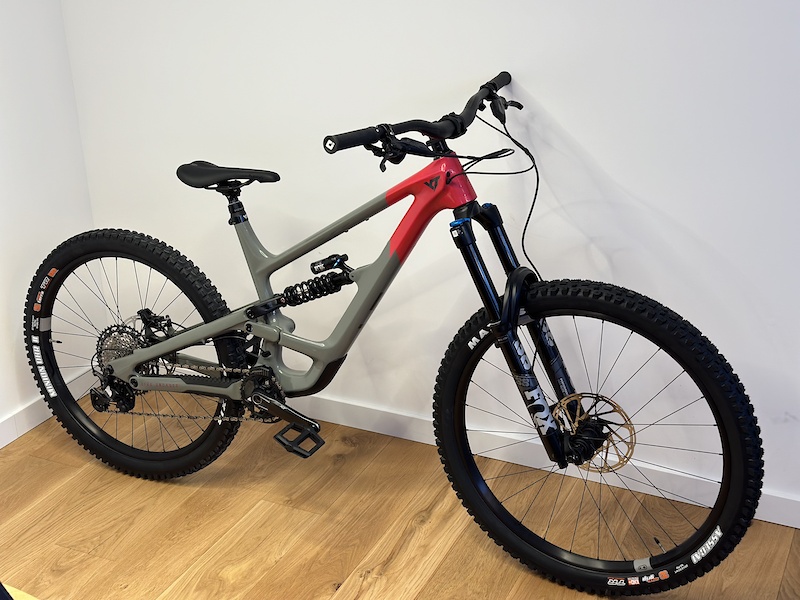 2023 YT Capra Uncaged 10 CF For Sale