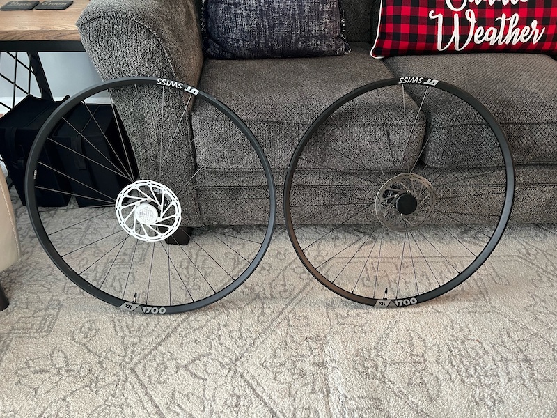 2024 DT Swiss XR1700 w/ DT 350 hubs and rotors 29