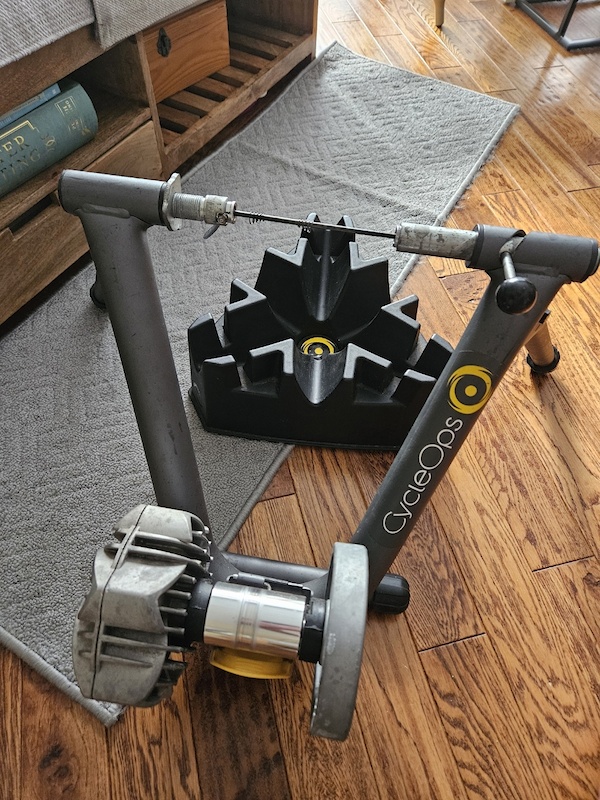 CycleOps fluid Bike trainer For Sale
