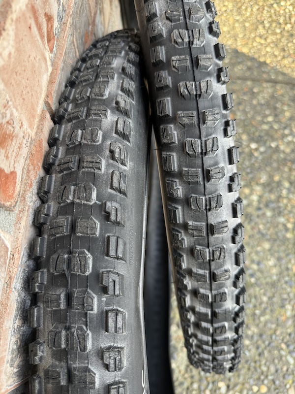 2023 Bontrager SE5 29x2.5 team issue TLR tires For Sale