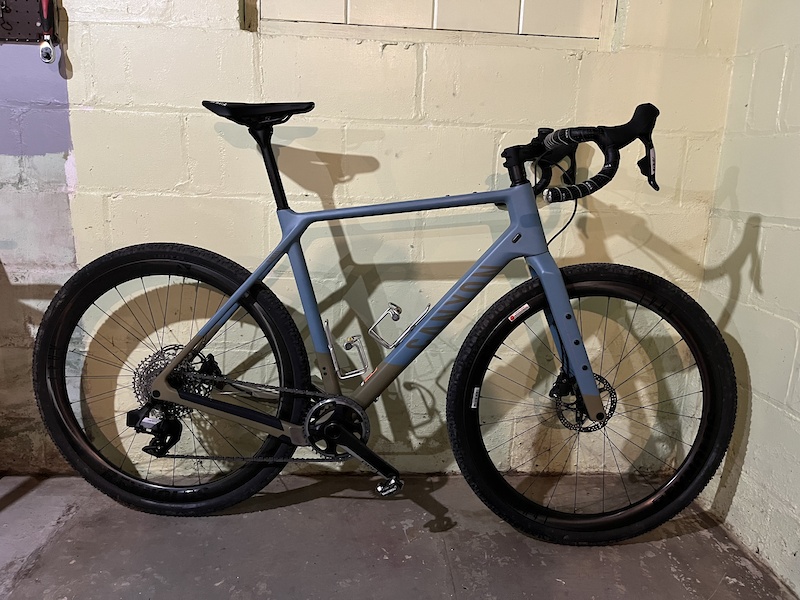 2022 Canyon grizl large gravel frame SRAM AXS, NO WHEELS For Sale