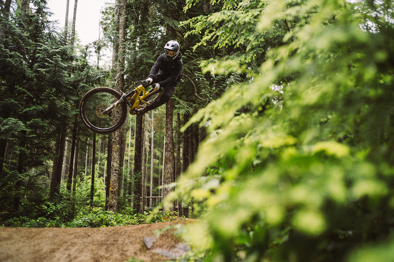 Video: French Trio of Friends Find Flow at Coast Gravity Park - Pinkbike