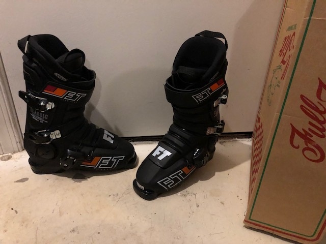 2020 Full Tilt Classic boot 24.5 For Sale