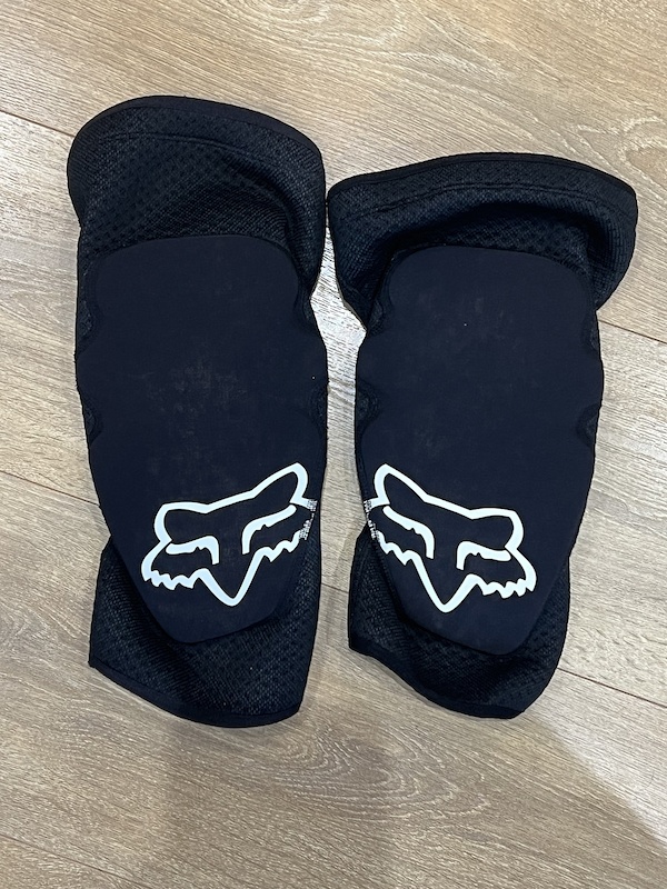 2022 Fox Enduro knee pads medium For Sale