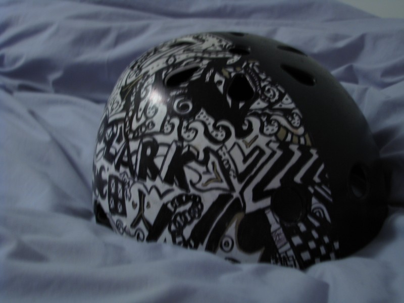 So, sitting at home, bored out of my mind cause im sick and ifnectious, i saw the sharpied black market riot and thought id give it a go, with this helmet which im gonna replace at the end of the year because its pretty old all I can say is that guy sharpieing the black market has got  real talent and patience, and must be good at not getting wacked out over sharpie fumes.