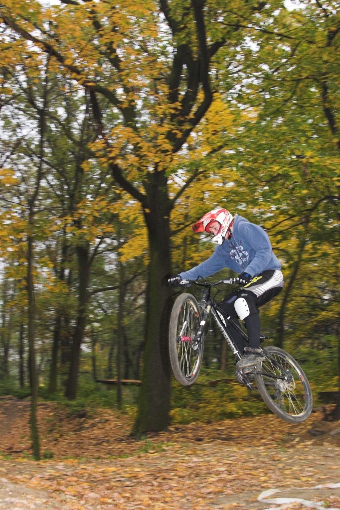 autumn riding
(pic by easy.pinkbike.com)