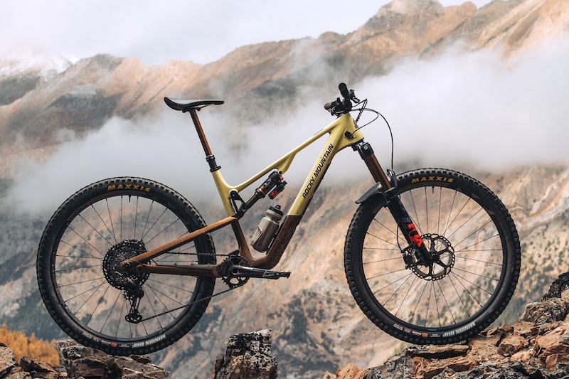 First Ride: The 2024 Rocky Mountain Instinct Gets Updated Geometry