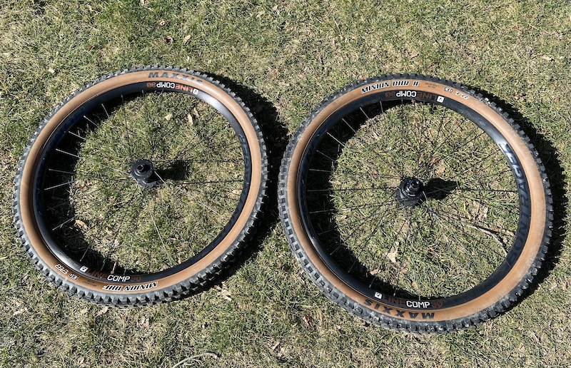 2022 Bontrager Line Comp 30 wheels and Maxxis tan tires For Sale