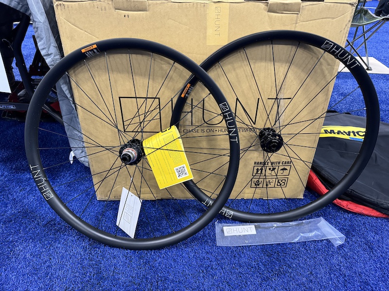 2022 NEW Hunt 650b Adventure Carbon Disc gravel wheelset For Sale