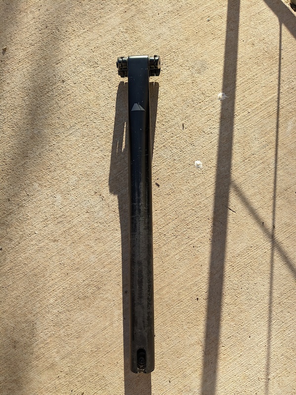 Brand New] Canyon S14 VCLS 2.0 CF Seatpost, Sports Equipment, Bicycles